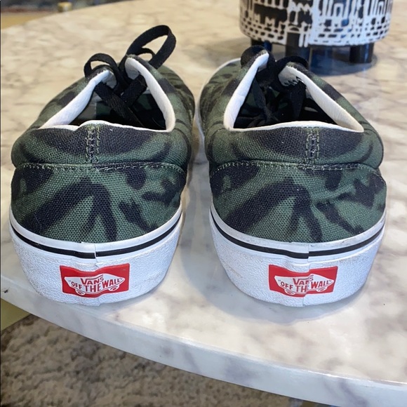 Vans - Picture 2 of 4